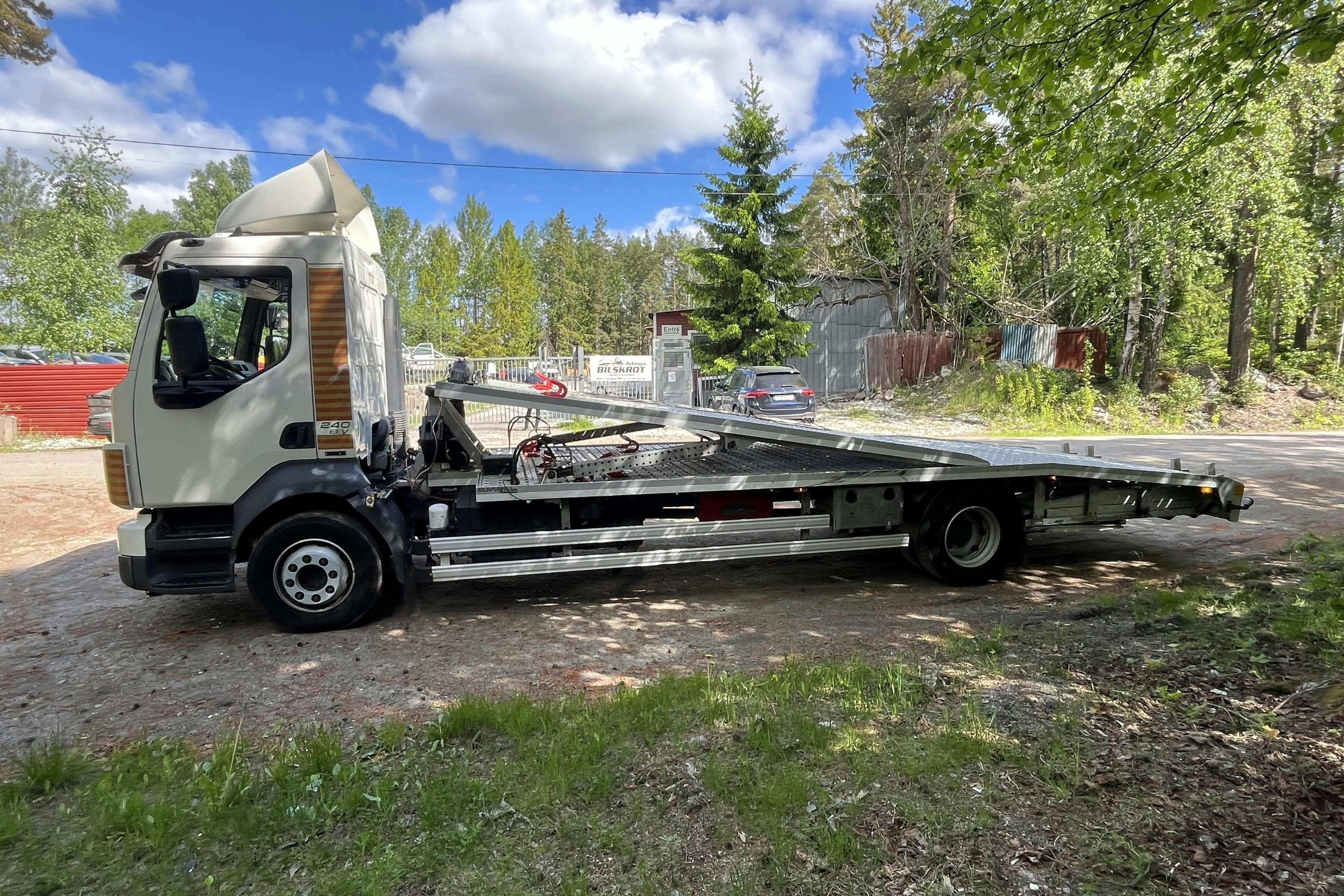 Vehicle Image 7