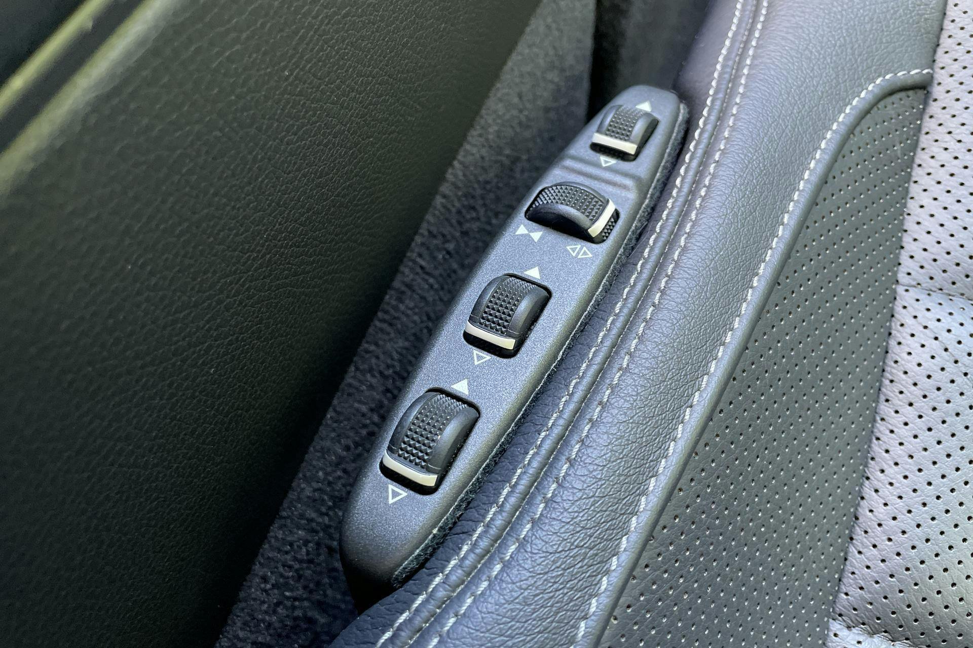 Vehicle Image 23