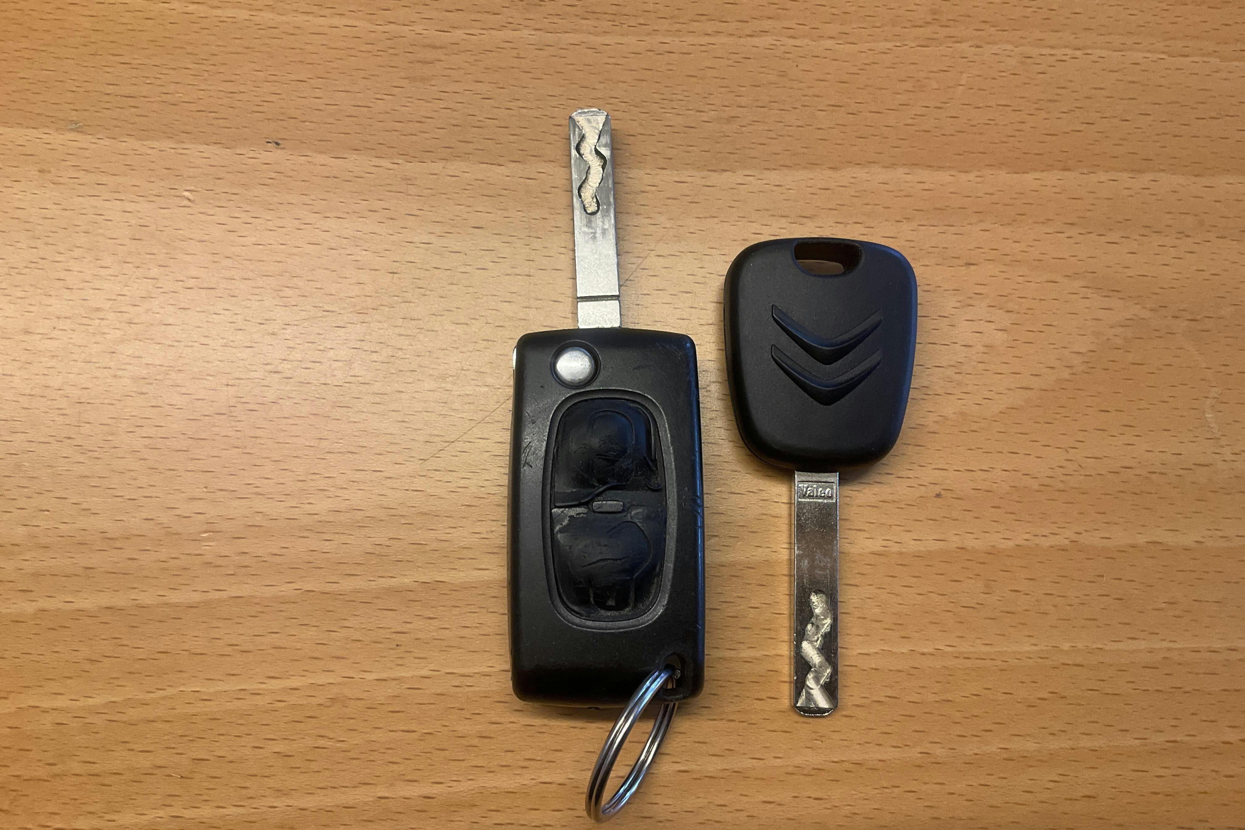 Vehicle Image 13