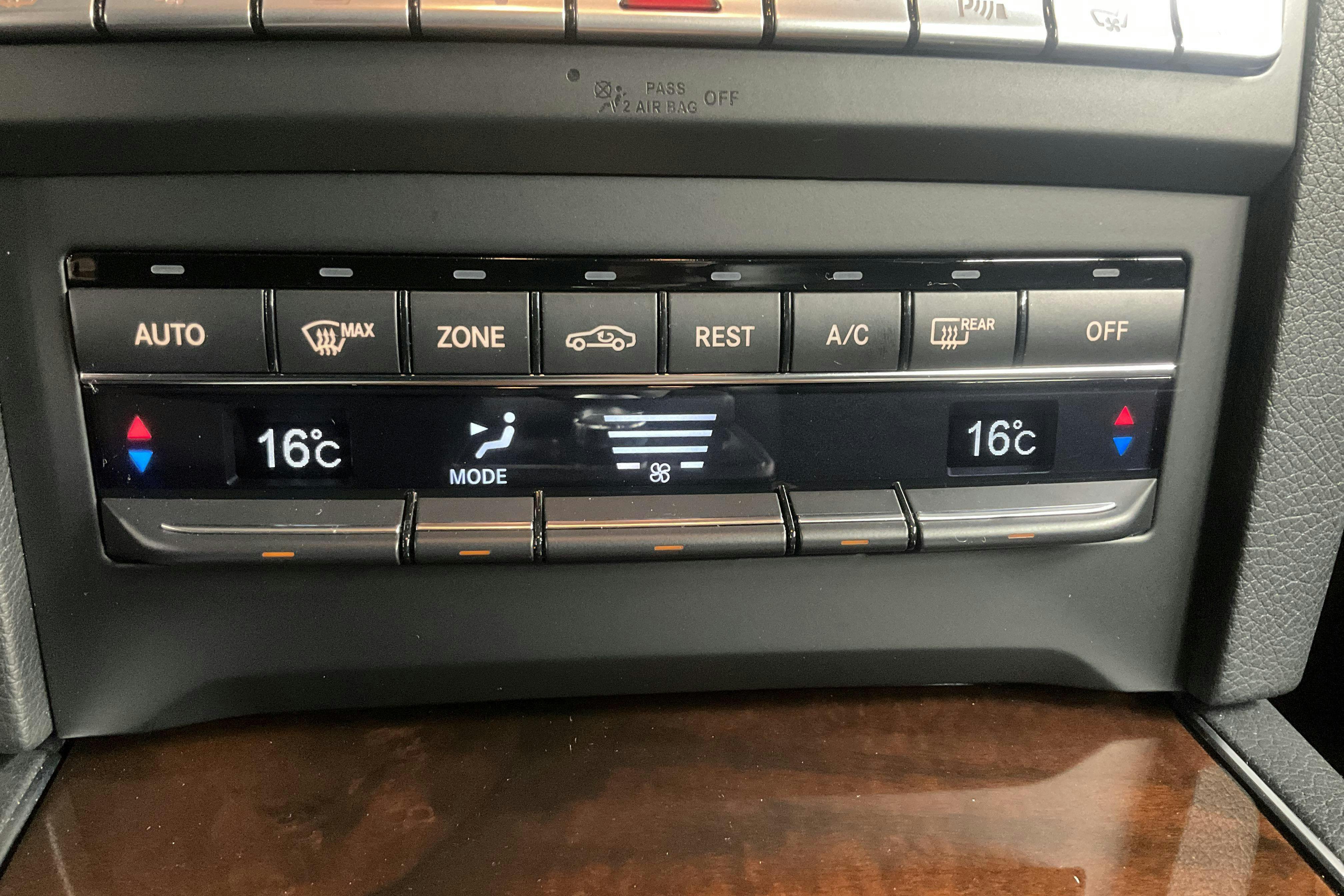 Vehicle Image 26
