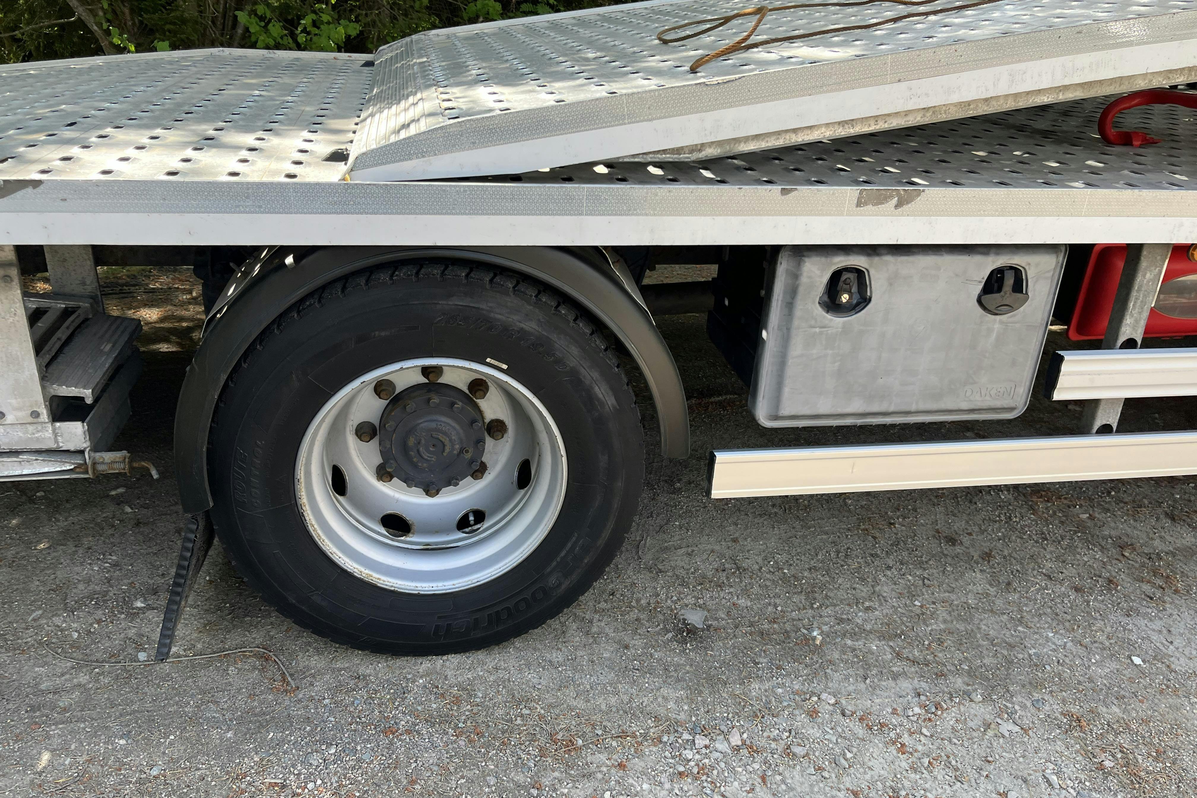 Vehicle Image 21