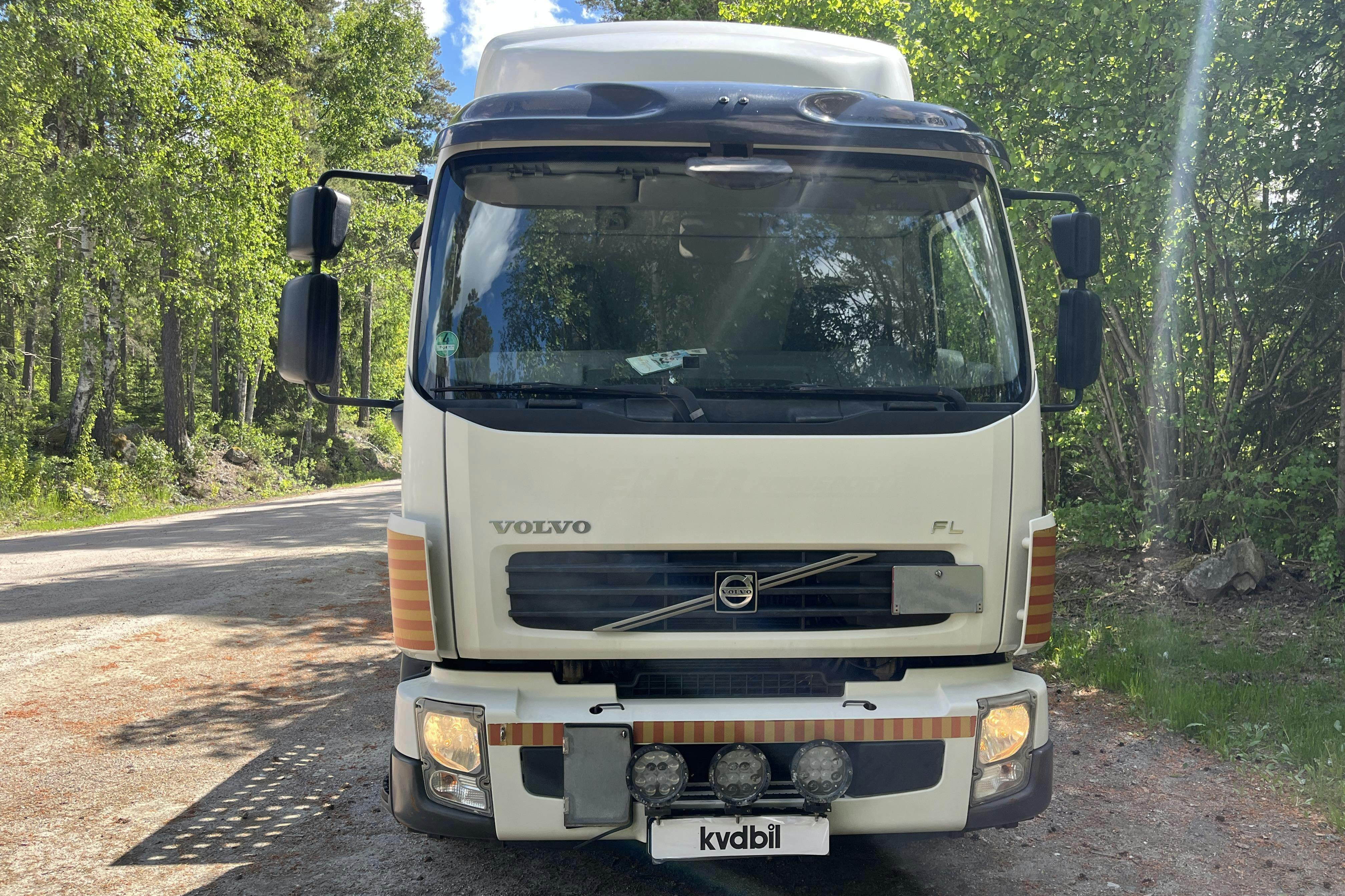 Vehicle Image 25