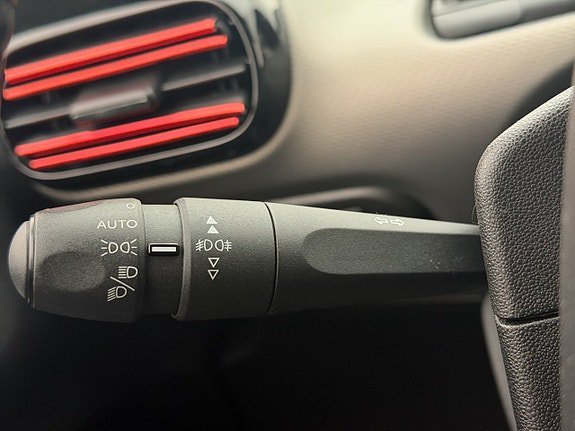 Vehicle Image 24