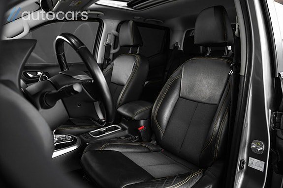 Vehicle Image 30