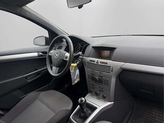 Vehicle Image 17