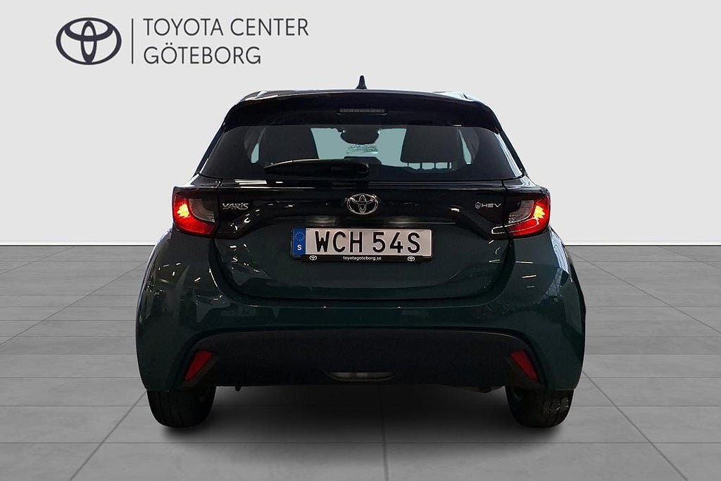 Vehicle Image 6