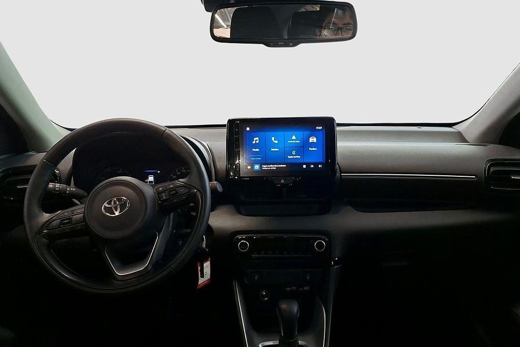 Vehicle Image 10