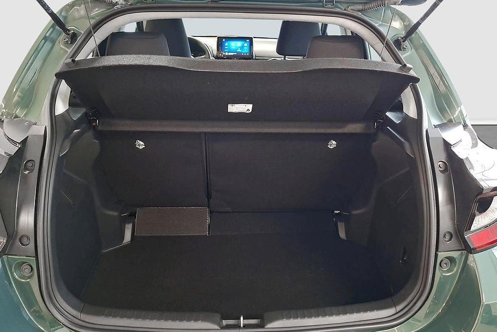 Vehicle Image 12