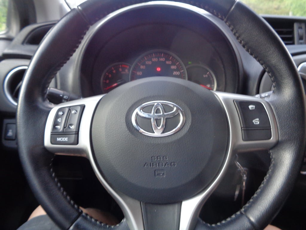 Vehicle Image 11