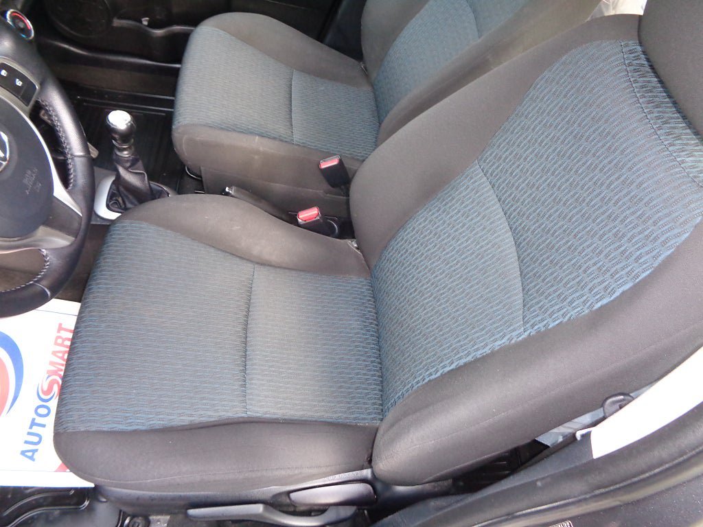Vehicle Image 52