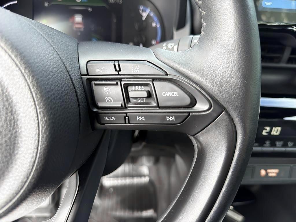 Vehicle Image 14