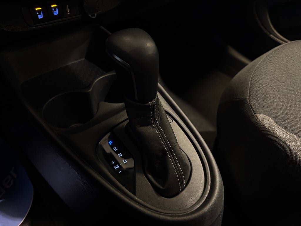 Vehicle Image 16