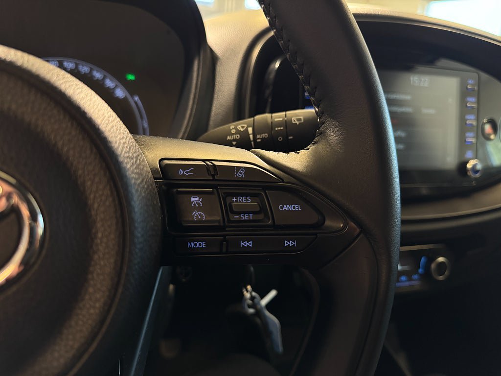 Vehicle Image 17