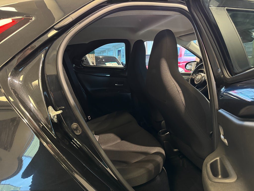 Vehicle Image 18