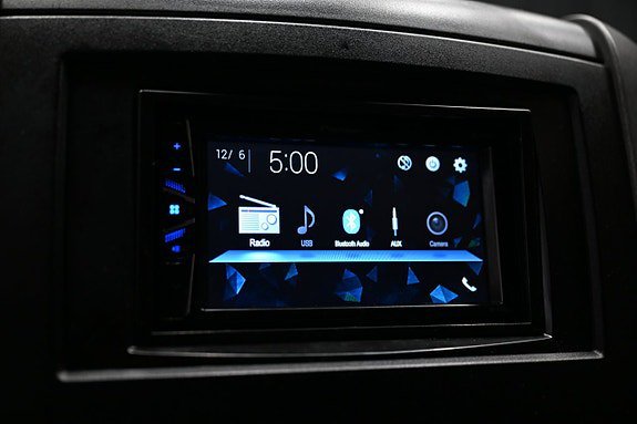 Vehicle Image 18
