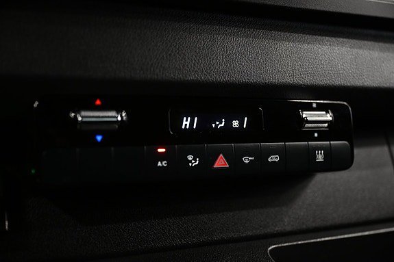 Vehicle Image 29