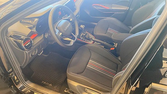 Vehicle Image 7