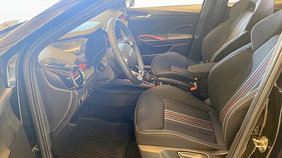 Vehicle Image 8