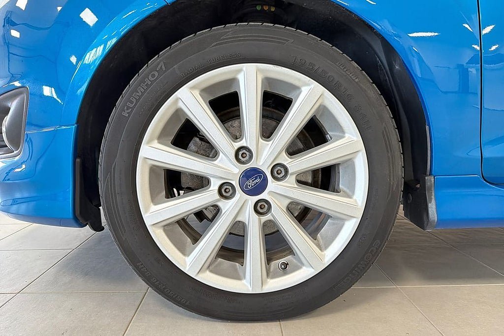 Vehicle Image 17