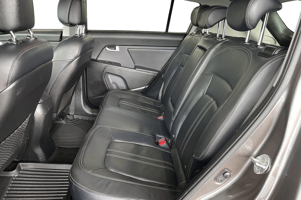 Vehicle Image 16