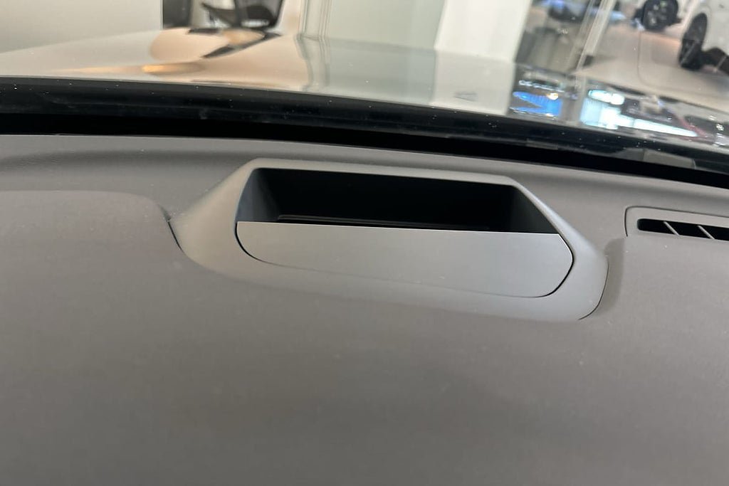 Vehicle Image 32