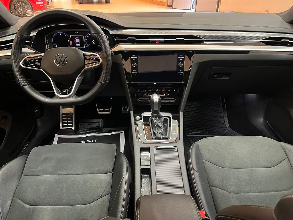 Vehicle Image 16
