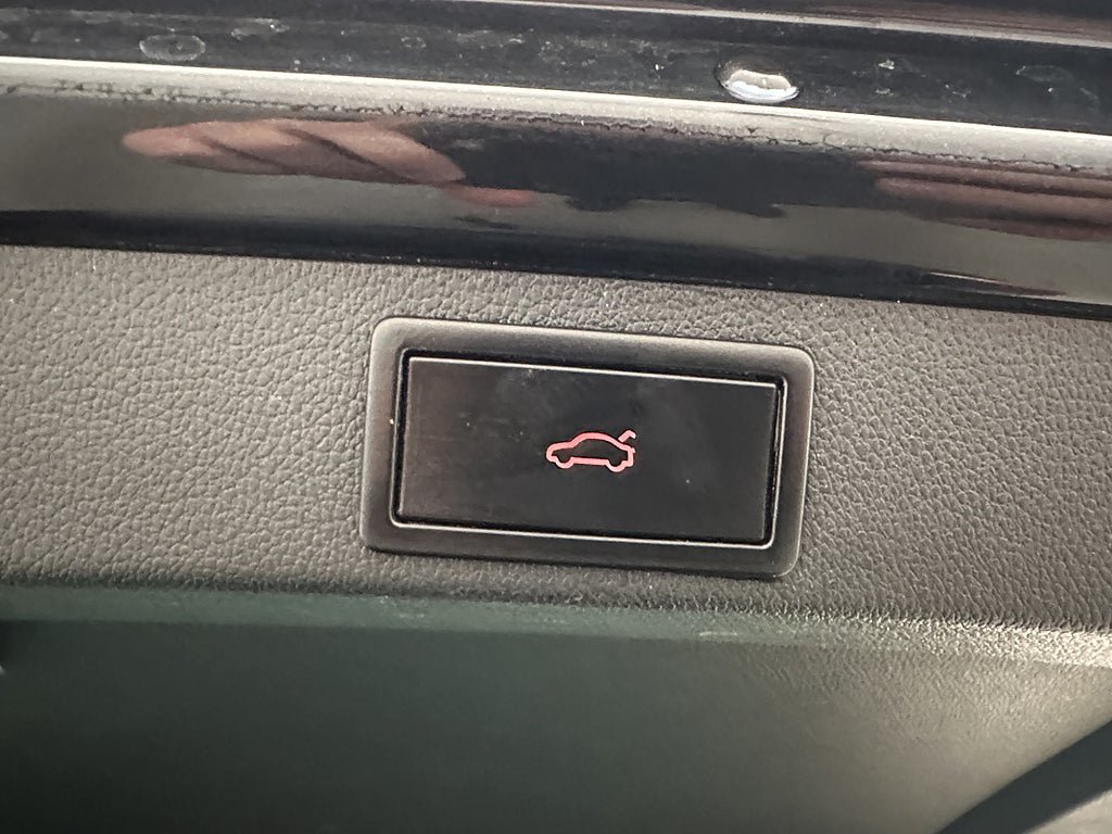 Vehicle Image 27