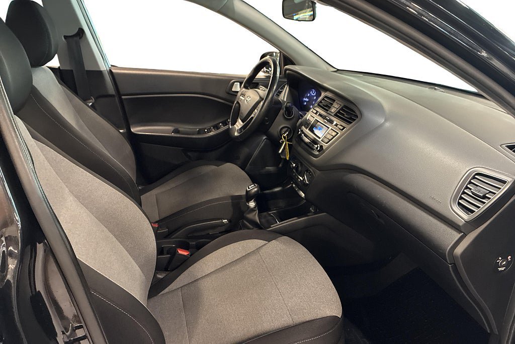 Vehicle Image 14