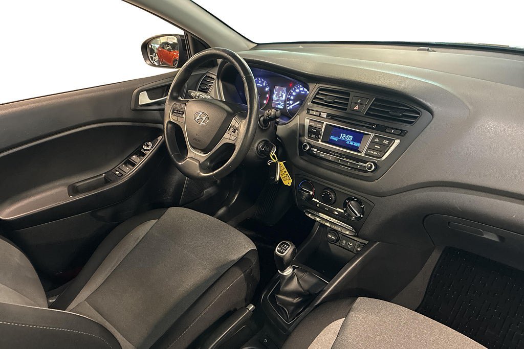 Vehicle Image 15