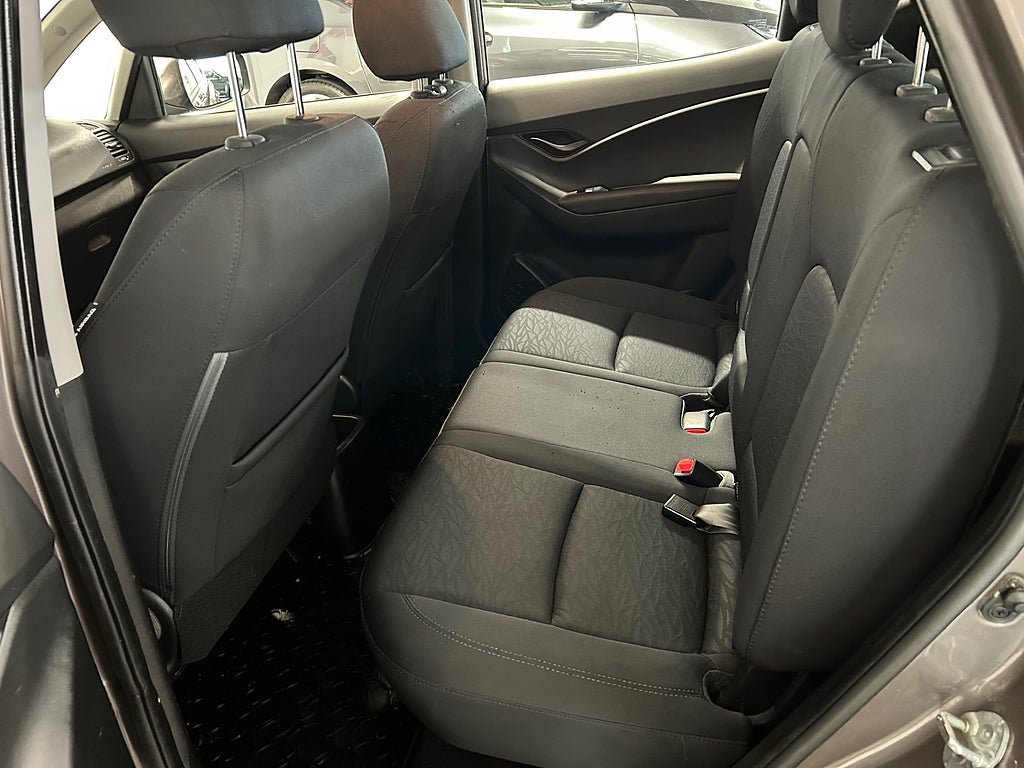 Vehicle Image 12