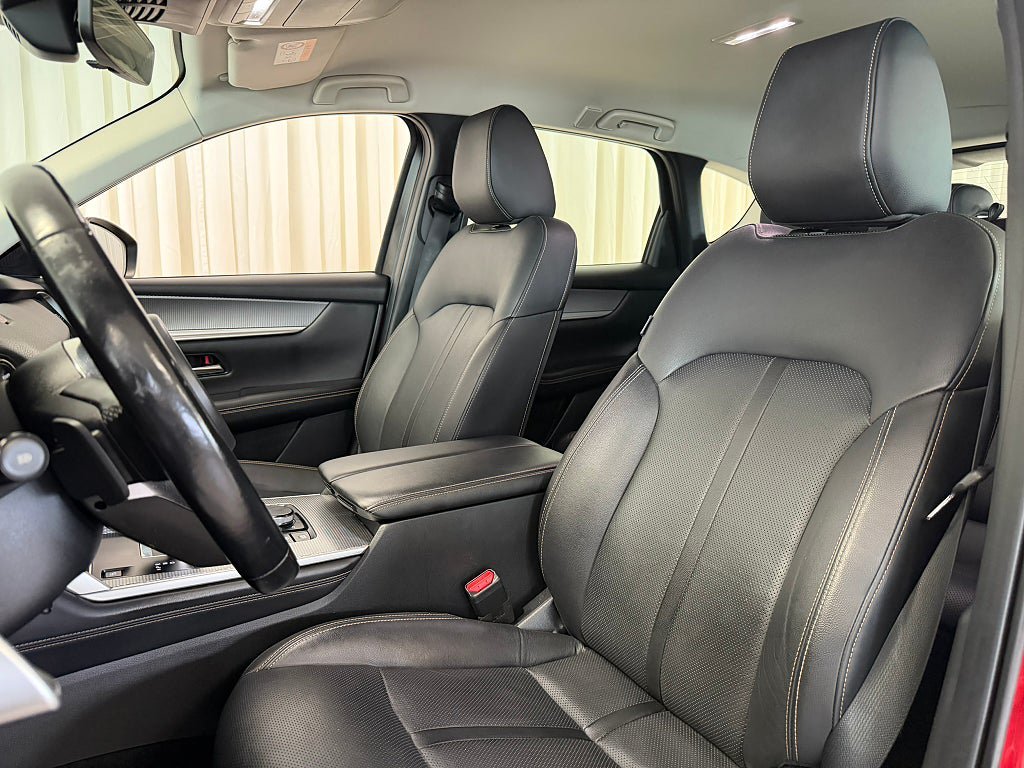 Vehicle Image 11