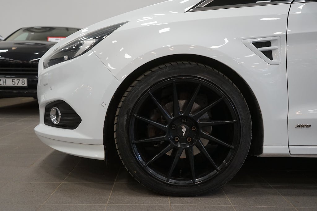 Vehicle Image 10