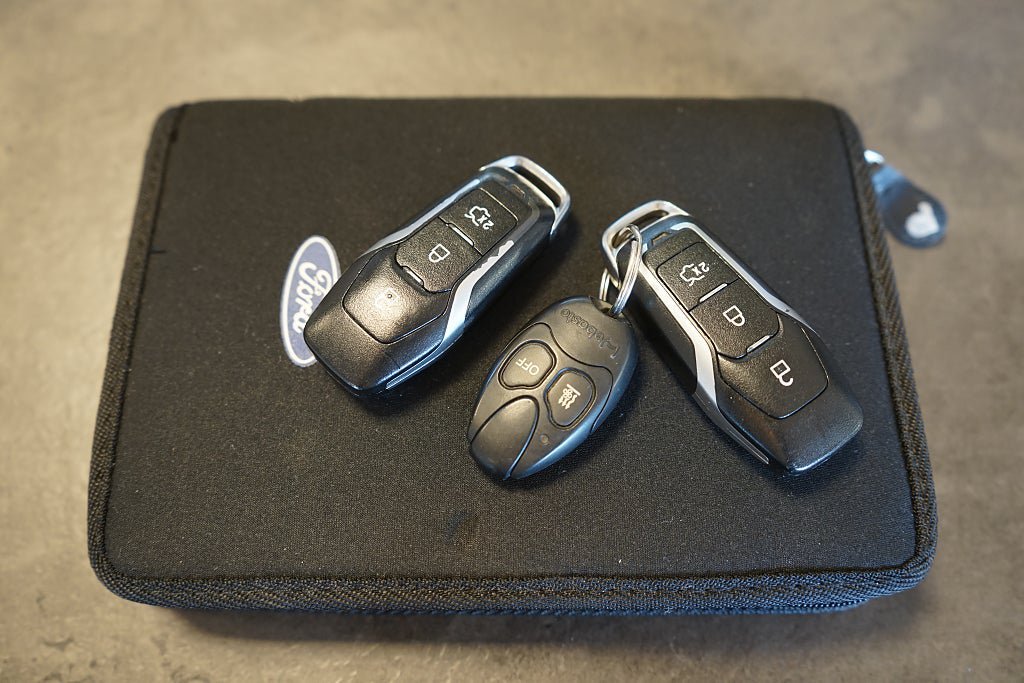 Vehicle Image 12