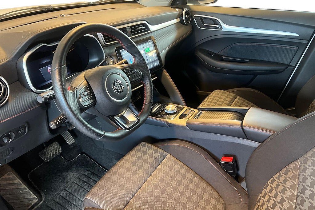 Vehicle Image 11