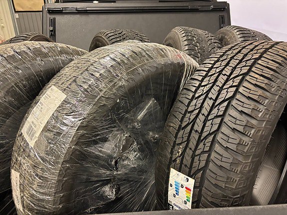 Vehicle Image 10
