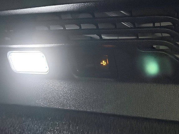 Vehicle Image 37