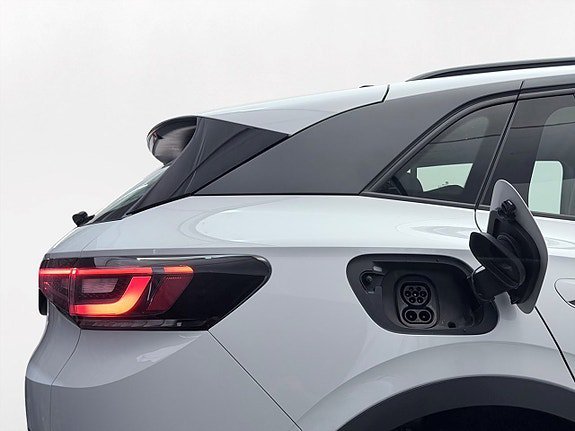 Vehicle Image 38