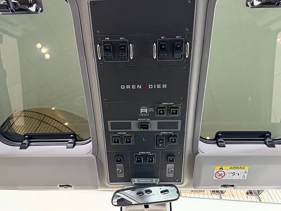 Vehicle Image 13