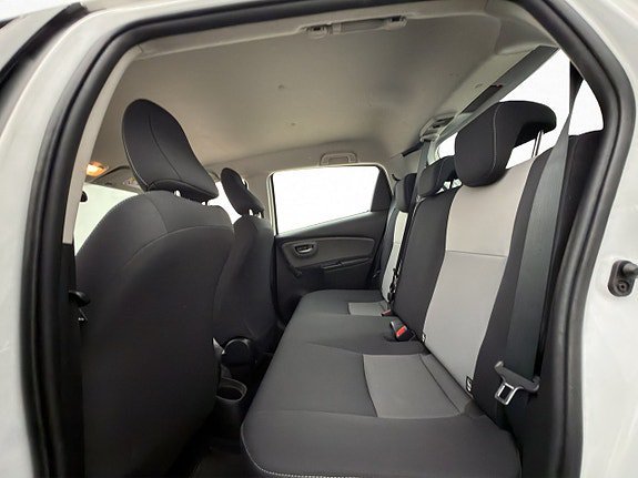Vehicle Image 16