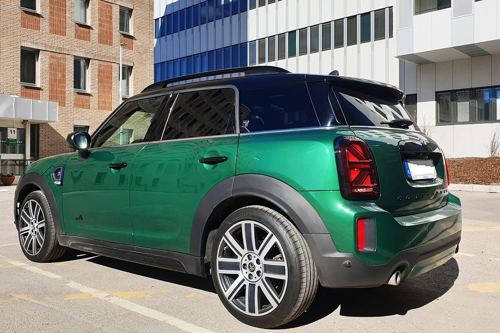 Vehicle Image 32