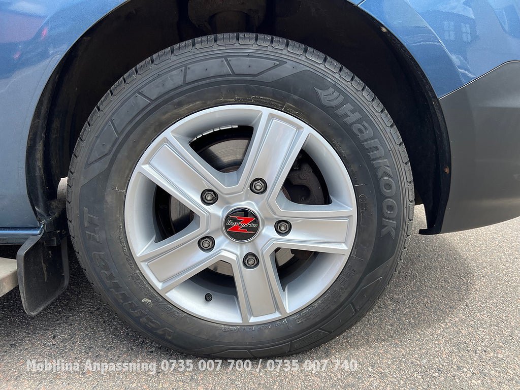 Vehicle Image 10