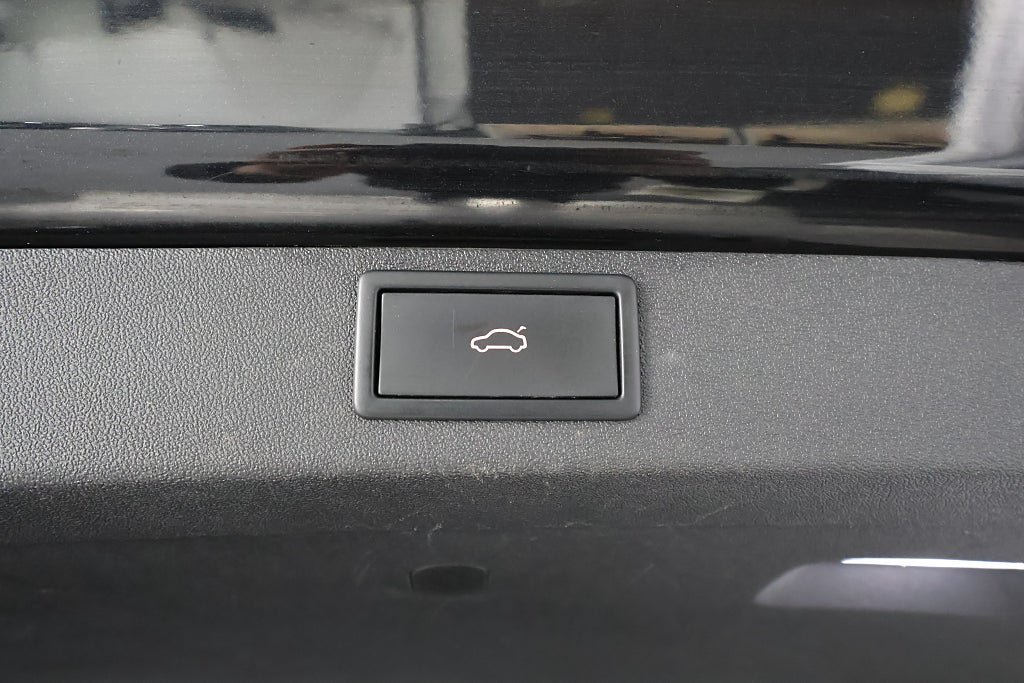 Vehicle Image 28