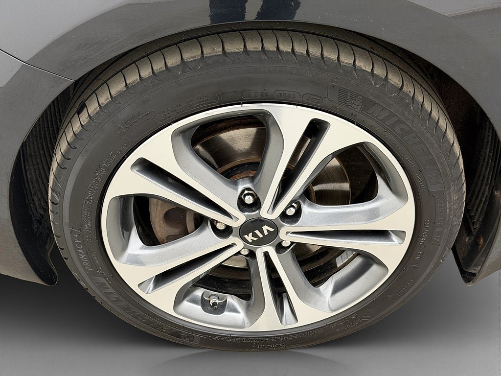 Vehicle Image 30