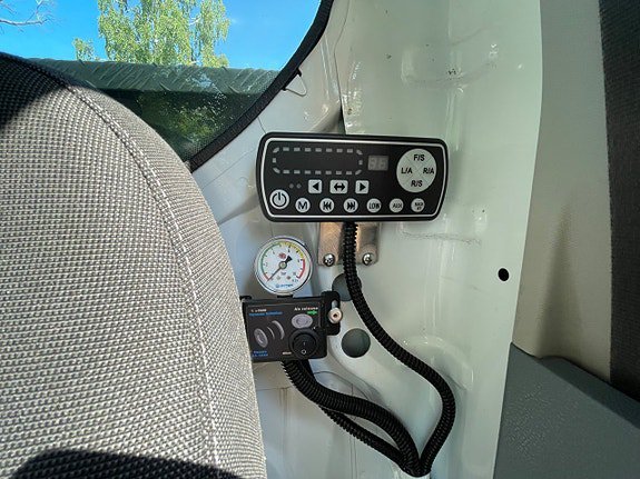 Vehicle Image 16