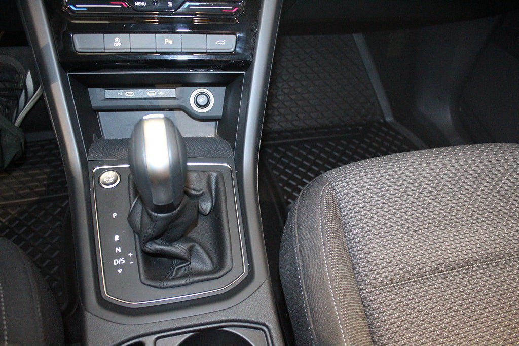 Vehicle Image 17