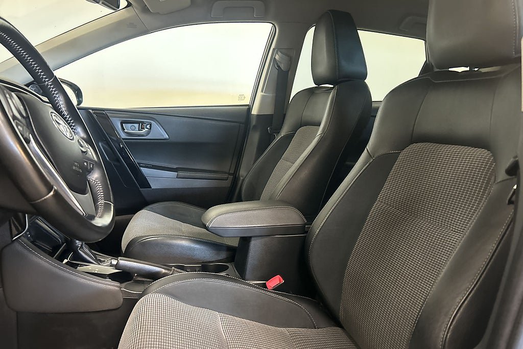 Vehicle Image 18