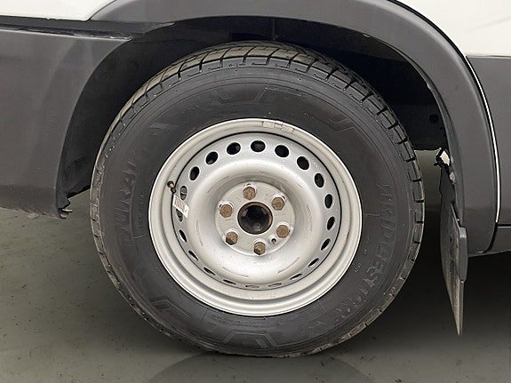 Vehicle Image 28