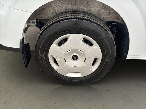 Vehicle Image 26