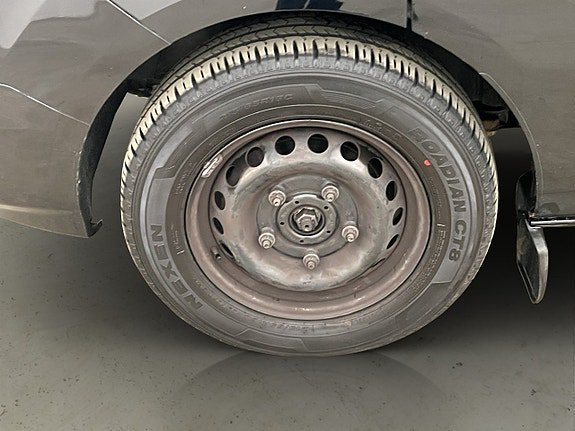 Vehicle Image 26
