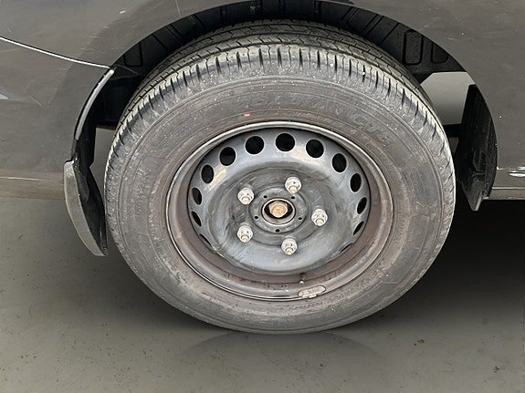 Vehicle Image 28